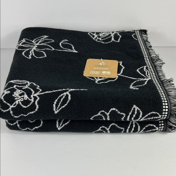 Deborah Connolly Bath Towel Set Floral Black White with Fringe Plush Cotton NEW - Picture 1 of 9